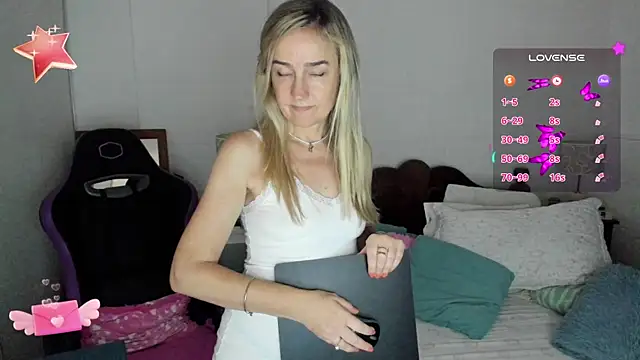 Snapshot of 1Sweetnina chatting on January 25, 2025, 8:42 pm 1Sweetnina online show from January 25, 2025, 8:42 pm