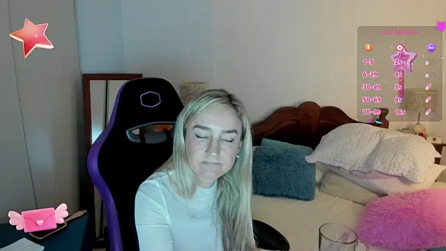 Snapshot of 1Sweetnina chatting on March 14, 2025, 7:55 pm 1Sweetnina online show from March 14, 2025, 7:55 pm