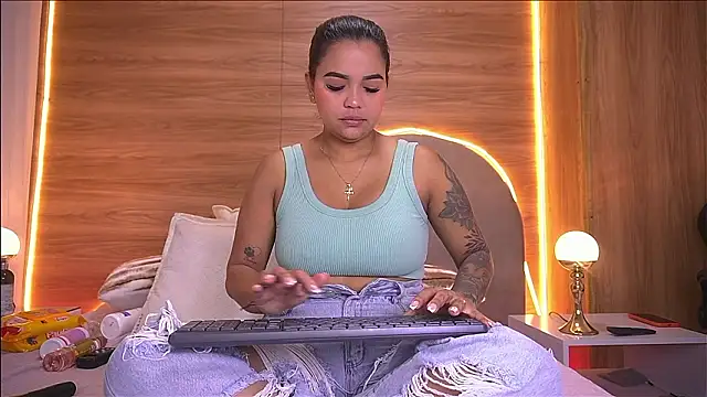 Snapshot of alexaa_walker chatting on February 13, 2026, 12:01 pm alexaa walker online show from February 13, 2026, 12:01 pm