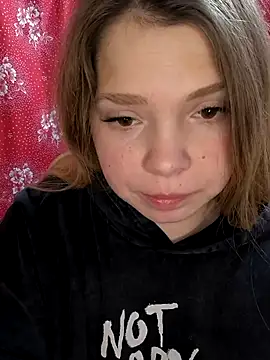 Zuli Kiska online show from November 22, 2025, 8:52 pm