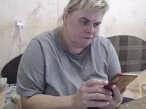 Ameliabusty online show from February 14, 2025, 9:45 am