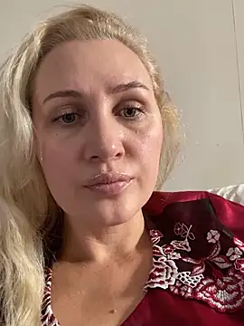 Snapshot of YourBlondee chatting on October 30, 2025, 8:38 am YourBlondee online show from October 30, 2025, 8:38 am