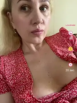 Snapshot of YourBlondee chatting on June 2, 2026, 12:45 am YourBlondee online show from June 2, 2026, 12:45 am