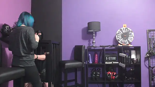 Snapshot of beauty-of-pain chatting on March 2, 2025, 12:43 pm beauty-of-pain online show from March 2, 2025, 12:43 pm