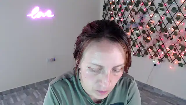 Snapshot of kittykalor09 chatting on May 4, 2026, 7:32 pm kittykalor09 online show from May 4, 2026, 7:32 pm