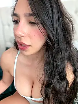 LoveLillyy online show from December 15, 2025, 9:41 pm