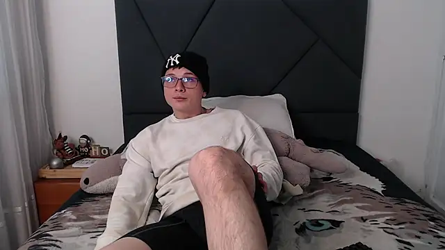 MathewCollin online show from January 28, 2025, 1:27 pm