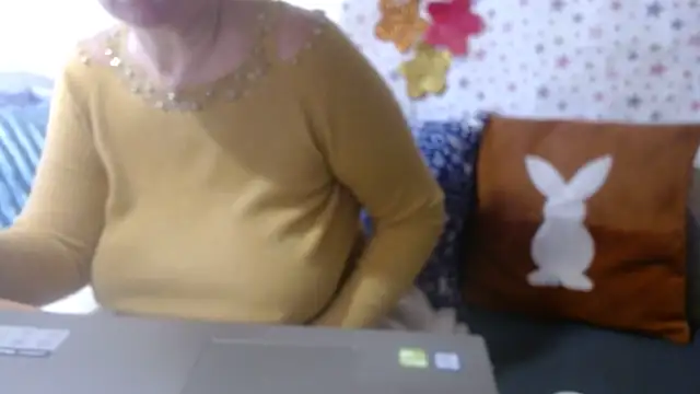 QueenLana online show from December 17, 2025, 9:15 am