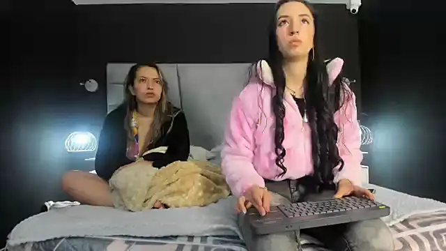 danaythamara1 online show from February 22, 2025, 9:15 pm