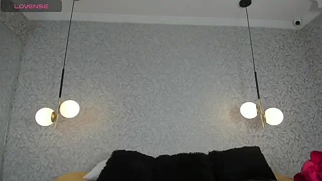 danaythamara1 online show from November 27, 2025, 9:06 pm