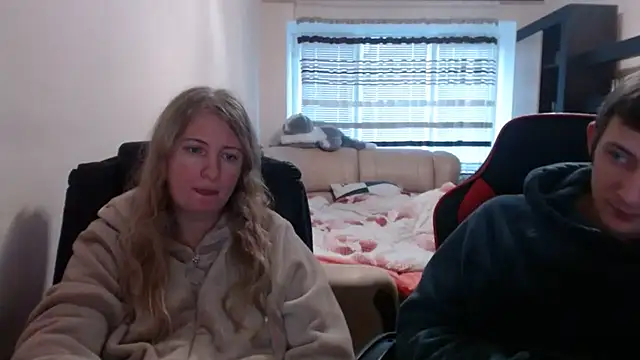 PeterAndJen online show from February 21, 2025, 3:54 pm