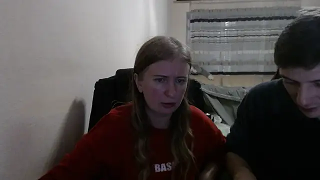 PeterAndJen online show from November 17, 2025, 6:57 pm