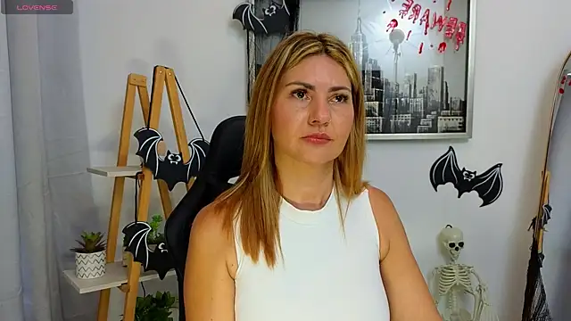 bella  adams online show from October 22, 2025, 3:12 pm