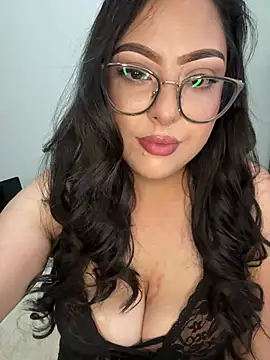 MileyGia online show from April 22, 2026, 1:08 am