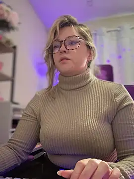 Snapshot of JennKenobi chatting on February 13, 2025, 3:03 pm JennKenobi online show from February 13, 2025, 3:03 pm