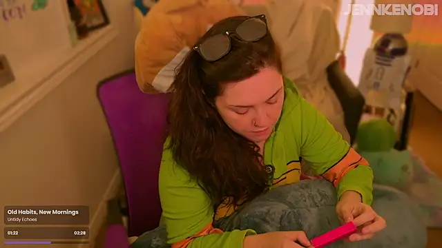 Snapshot of JennKenobi chatting on September 10, 2025, 3:23 pm JennKenobi online show from September 10, 2025, 3:23 pm