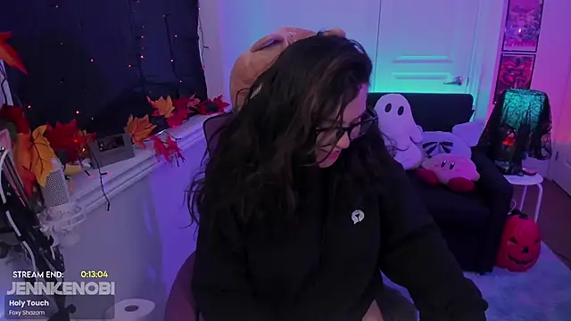 Snapshot of JennKenobi chatting on October 16, 2025, 2:40 pm JennKenobi online show from October 16, 2025, 2:40 pm