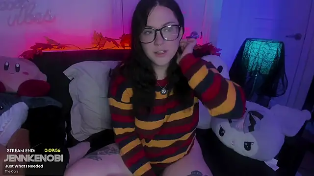 Snapshot of JennKenobi chatting on October 17, 2025, 3:36 pm JennKenobi online show from October 17, 2025, 3:36 pm