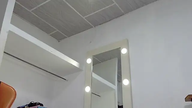 EvaTiffany online show from March 11, 2026, 12:05 am