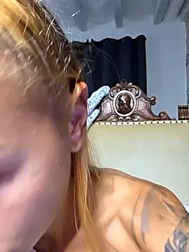 Snapshot of kylie_blck chatting on October 3, 2025, 4:37 pm kylie blck online show from October 3, 2025, 4:37 pm