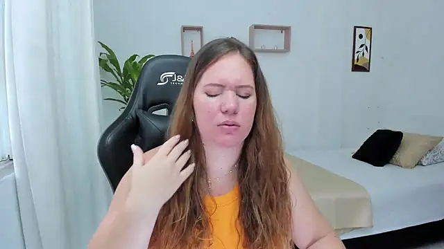 tamy shine87 online show from December 15, 2024, 6:04 pm