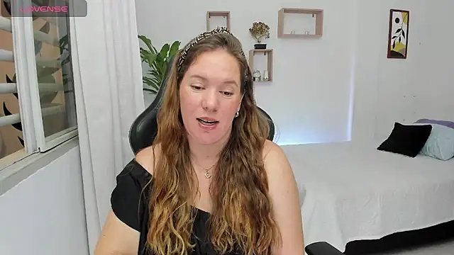 tamy shine87 online show from January 26, 2025, 2:56 am