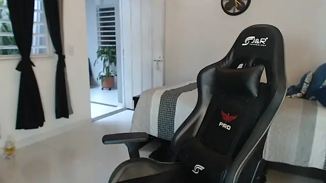 tamy shine87 online show from April 5, 2026, 10:18 pm