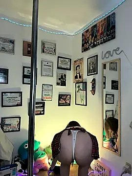 AhriSteele online show from November 27, 2025, 3:41 am