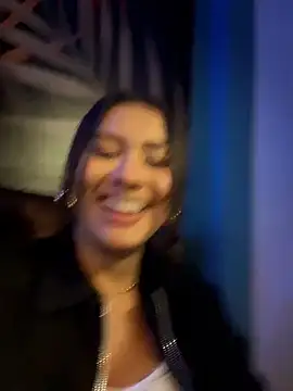 Ambar pe  online show from February 8, 2026, 3:43 am