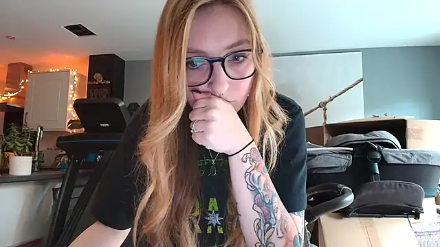 Snapshot of short_sweetpea chatting on October 17, 2025, 2:30 pm short sweetpea online show from October 17, 2025, 2:30 pm