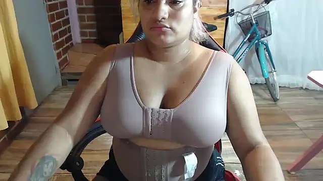 Hilarybunnyy online show from March 14, 2026, 1:55 am