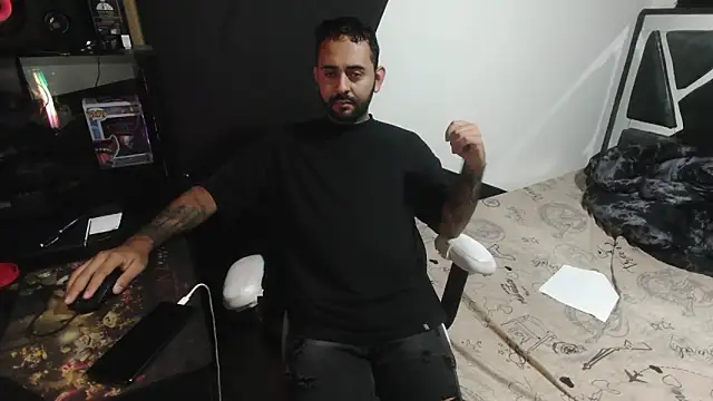 TeddyGominola  online show from October 17, 2025, 9:50 pm