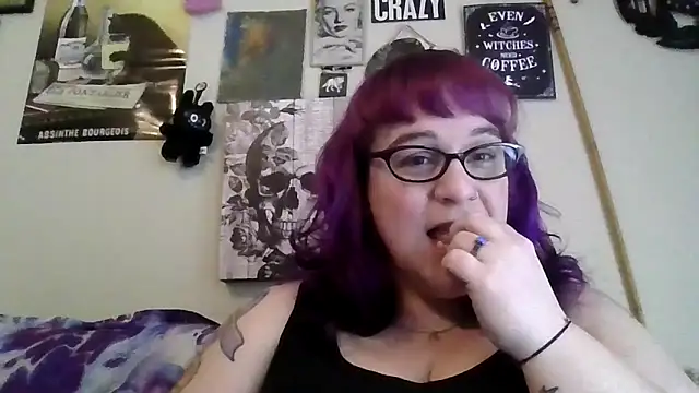 Snapshot of GothyBaby chatting on June 12, 2026, 6:18 pm GothyBaby online show from June 12, 2026, 6:18 pm