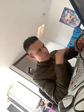 yequeal online show from February 25, 2025, 7:03 pm