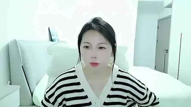 Sunset glow online show from December 3, 2025, 10:57 am