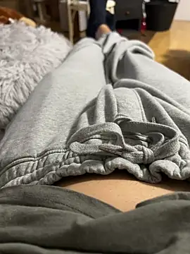 Snapshot of petuletra chatting on January 28, 2025, 8:15 pm petuletra online show from January 28, 2025, 8:15 pm