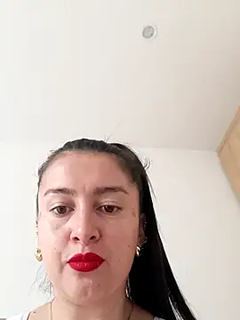 Snapshot of Cherry_1992 chatting on May 19, 2026, 3:29 pm Cherry 1992 online show from May 19, 2026, 3:29 pm