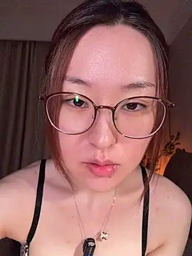 Snapshot of sphynx-_- chatting on July 17, 2026, 3:18 pm sphynx- - online show from July 17, 2026, 3:18 pm