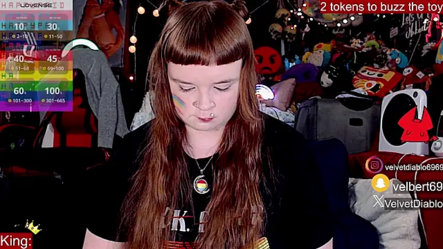 Snapshot of VelvetDiablo chatting on June 25, 2026, 12:43 am VelvetDiablo online show from June 25, 2026, 12:43 am