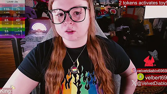 Snapshot of VelvetDiablo chatting on July 1, 2026, 12:01 am VelvetDiablo online show from July 1, 2026, 12:01 am