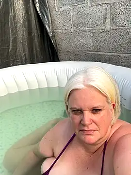 sexychazza16 online show from November 1, 2025, 10:06 am