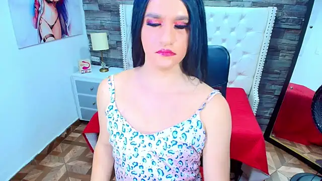 TRINY TS online show from May 27, 2026, 7:33 pm