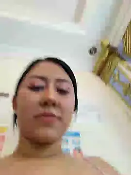 PamelaTomson online show from January 3, 2025, 1:03 pm