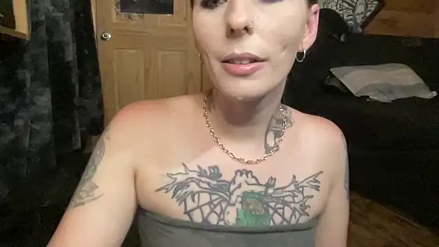 Snapshot of TeenyDoll chatting on June 11, 2026, 2:44 am TeenyDoll online show from June 11, 2026, 2:44 am