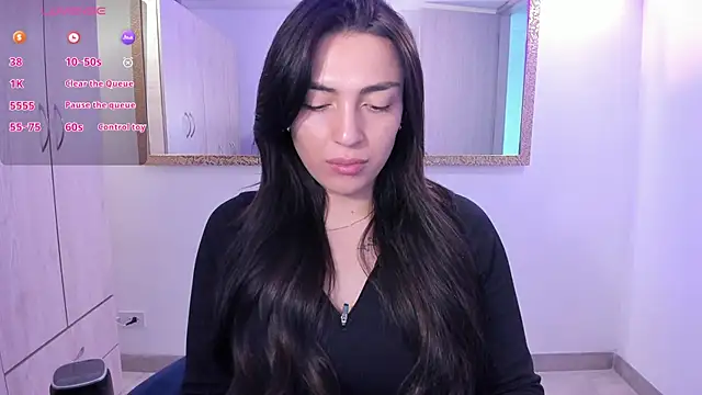 Snapshot of EricaVanderhill chatting on January 31, 2026, 8:40 pm EricaVanderhill online show from January 31, 2026, 8:40 pm