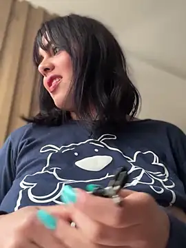 Snapshot of Roxxannne chatting on February 20, 2025, 9:31 pm Roxxannne online show from February 20, 2025, 9:31 pm