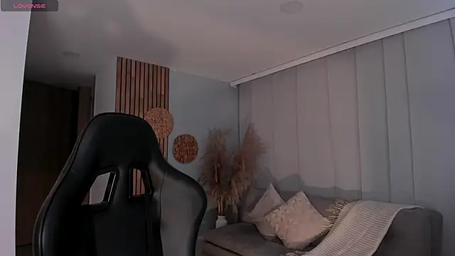 AnnieHallX online show from March 22, 2025, 12:49 am