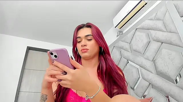 alexandra fire69x online show from May 27, 2026, 2:47 pm