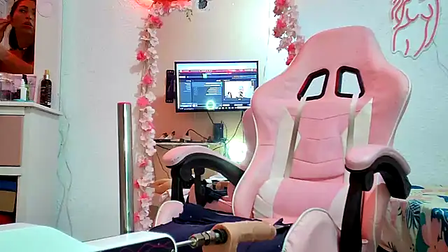 Dulce Maria05 online show from December 23, 2024, 10:33 pm