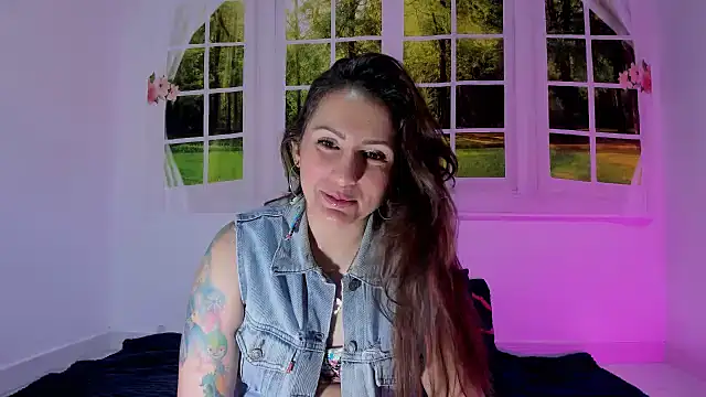 vanessabrown  online show from July 19, 2026, 1:59 pm